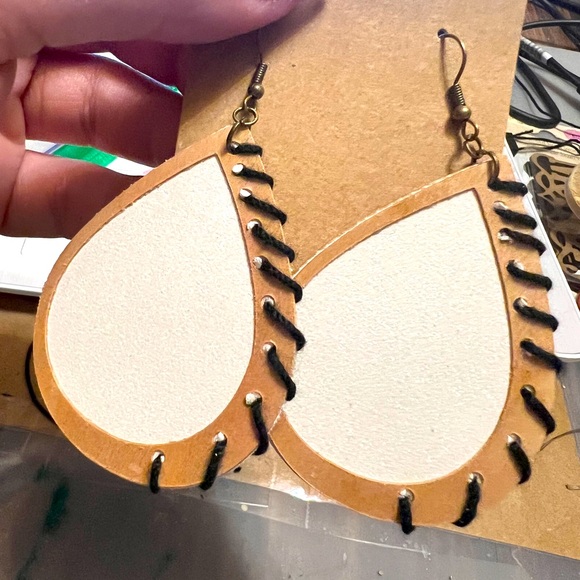 Hand Crafted Jewelry Nwt White Glitter Faux Leather Tear Drop